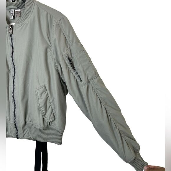 H&M Divided Dusky Green Long Sleeve Streetwear Bomber Jacket W/ Braces Size 12 - Picture 9 of 12